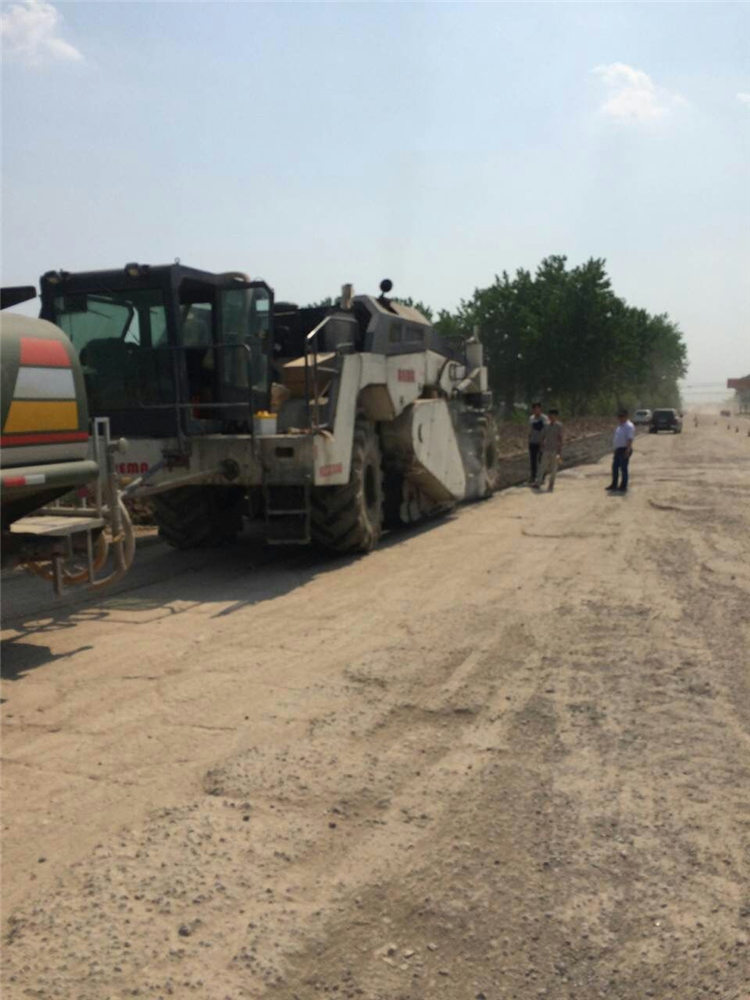 RZ2300，河南尉氏S220省道冷再生