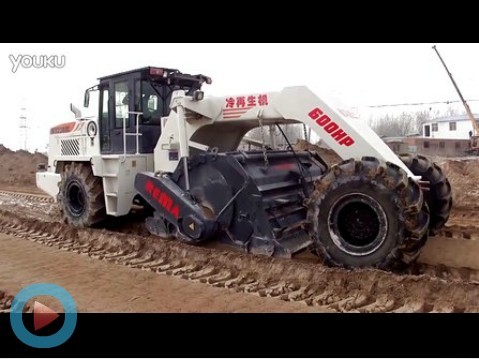 WR2300L，永城段G311國(guó)道灰土拌和速度超級(jí)快